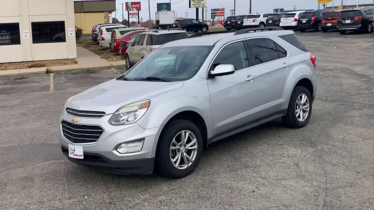 2016 Chevrolet Equinox LT photo 2