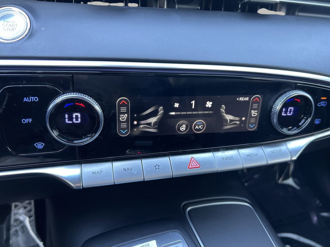 2023 Genesis GV70 3.5T Sport Prestige photo 22