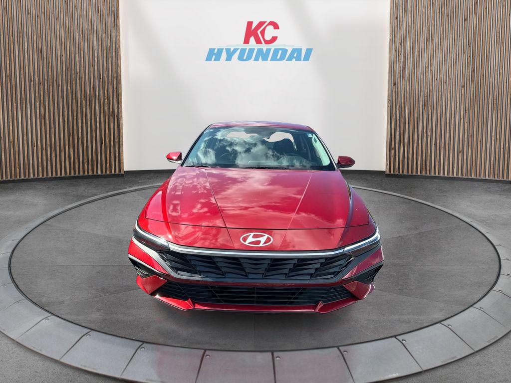 2025 Hyundai Elantra Hybrid photo 2