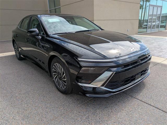 New 2025 Black Hyundai Limited image 4