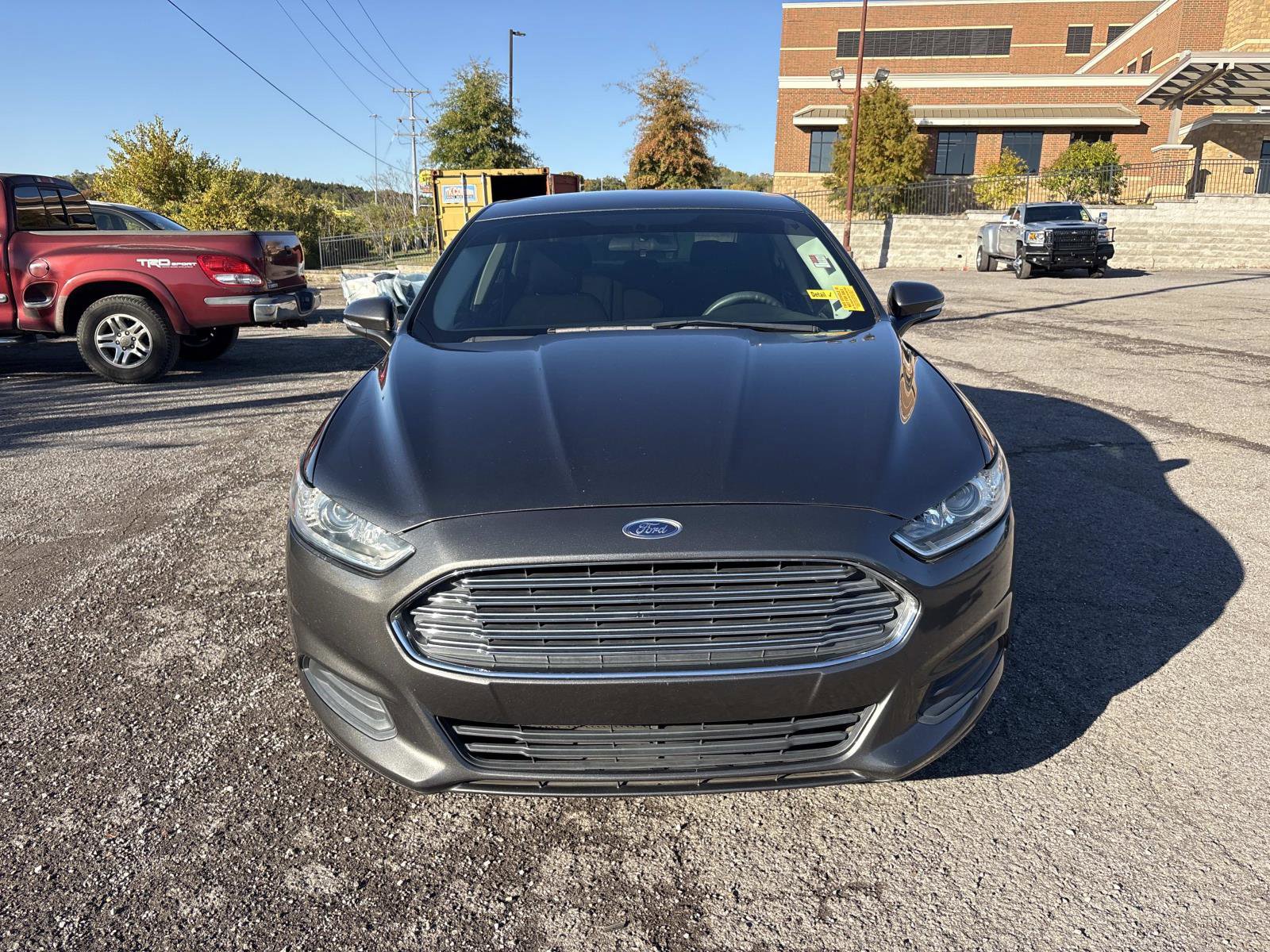 2015 Ford Fusion SE photo 2