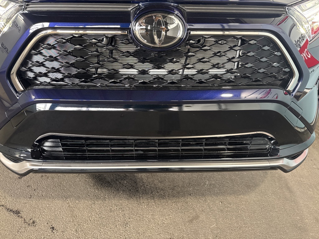 2025 Toyota RAV4 Hybrid XSE photo 13