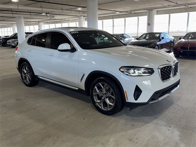 2022 BMW X4 30i's photo