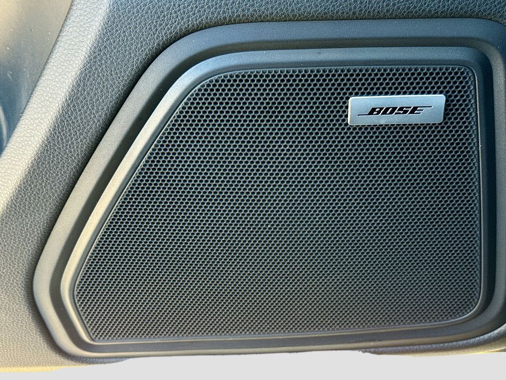 2021 Porsche Macan Base photo 11