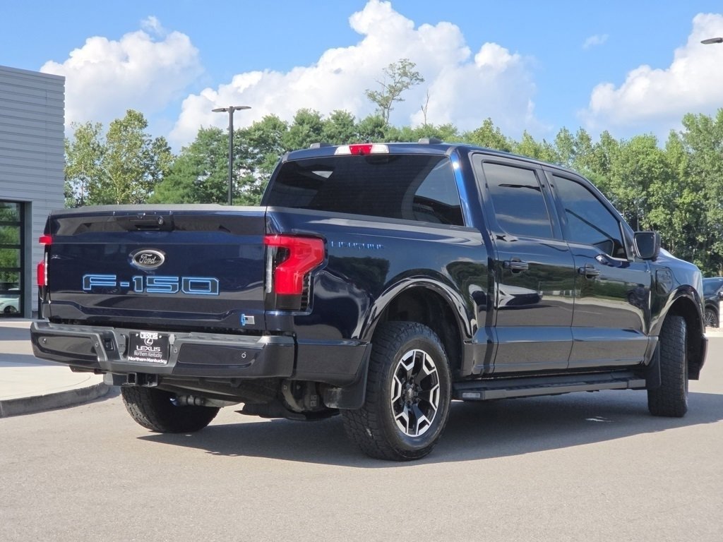2023 Ford F-150 Lightning XLT photo 24