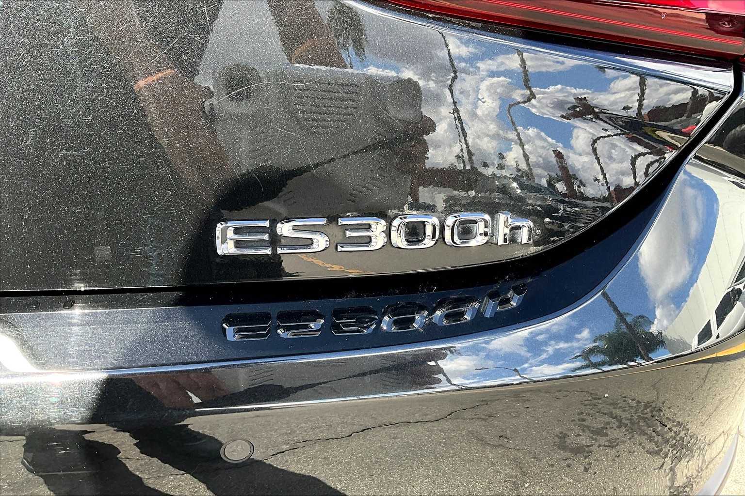 2023 Lexus ES Premium photo 9