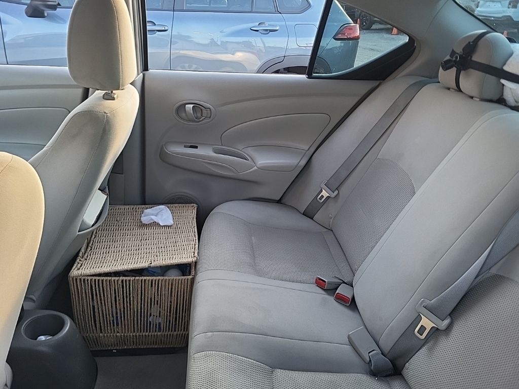 2012 Nissan Versa SV photo 3