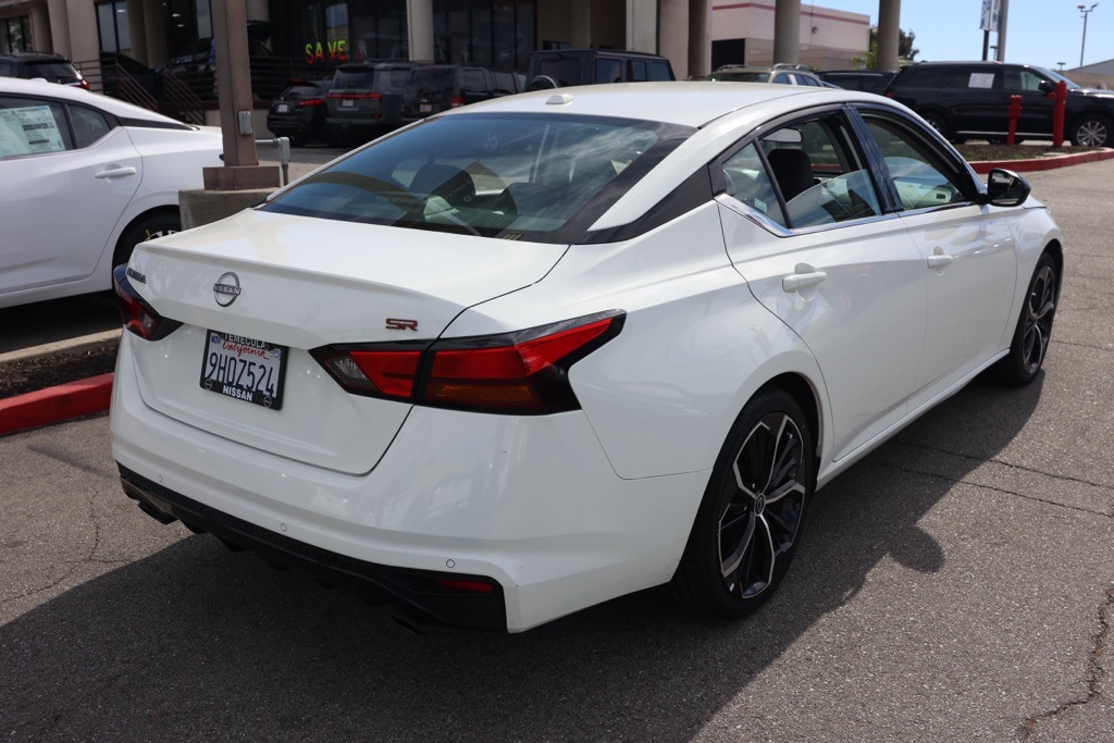 2024 Nissan Altima 2.5 SR photo 3
