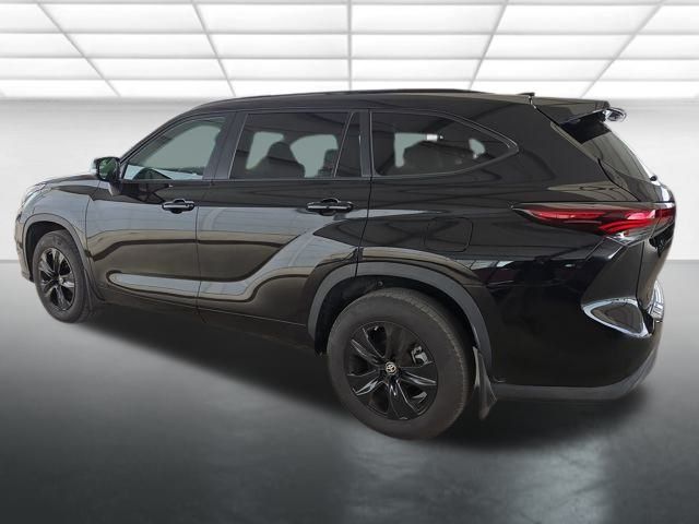 2024 Toyota Highlander Hybrid XLE photo 3