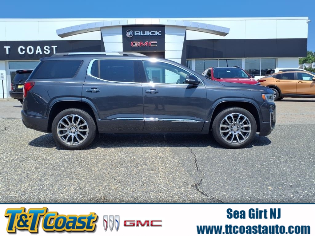 2023 GMC Acadia Denali's photo
