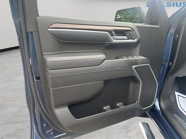 2022 Chevrolet Silverado LT 1500 photo 8