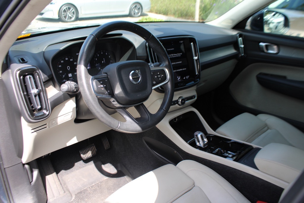 2021 Volvo XC40 T5 AWD Inscription photo 3