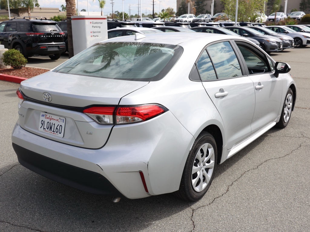 2024 Toyota Corolla LE photo 2