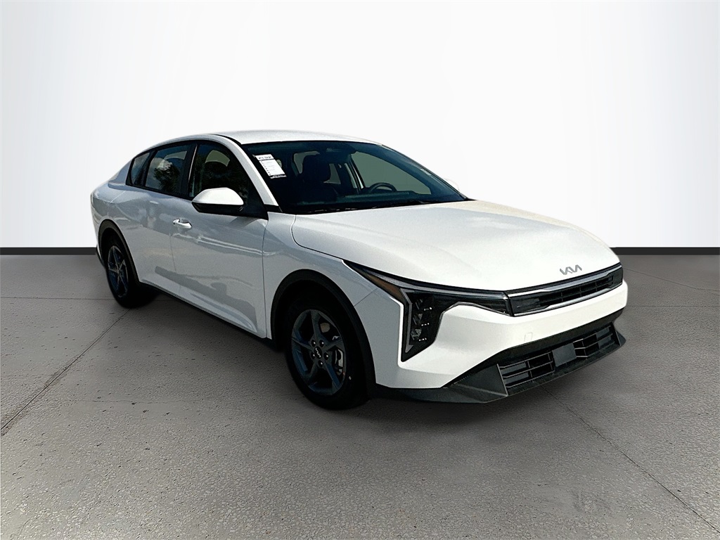 2025 Kia K4 LXS's photo
