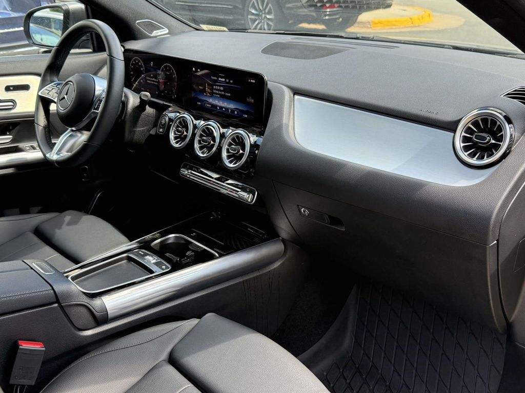 2025 Mercedes Benz GLA 250 4MATIC photo 18