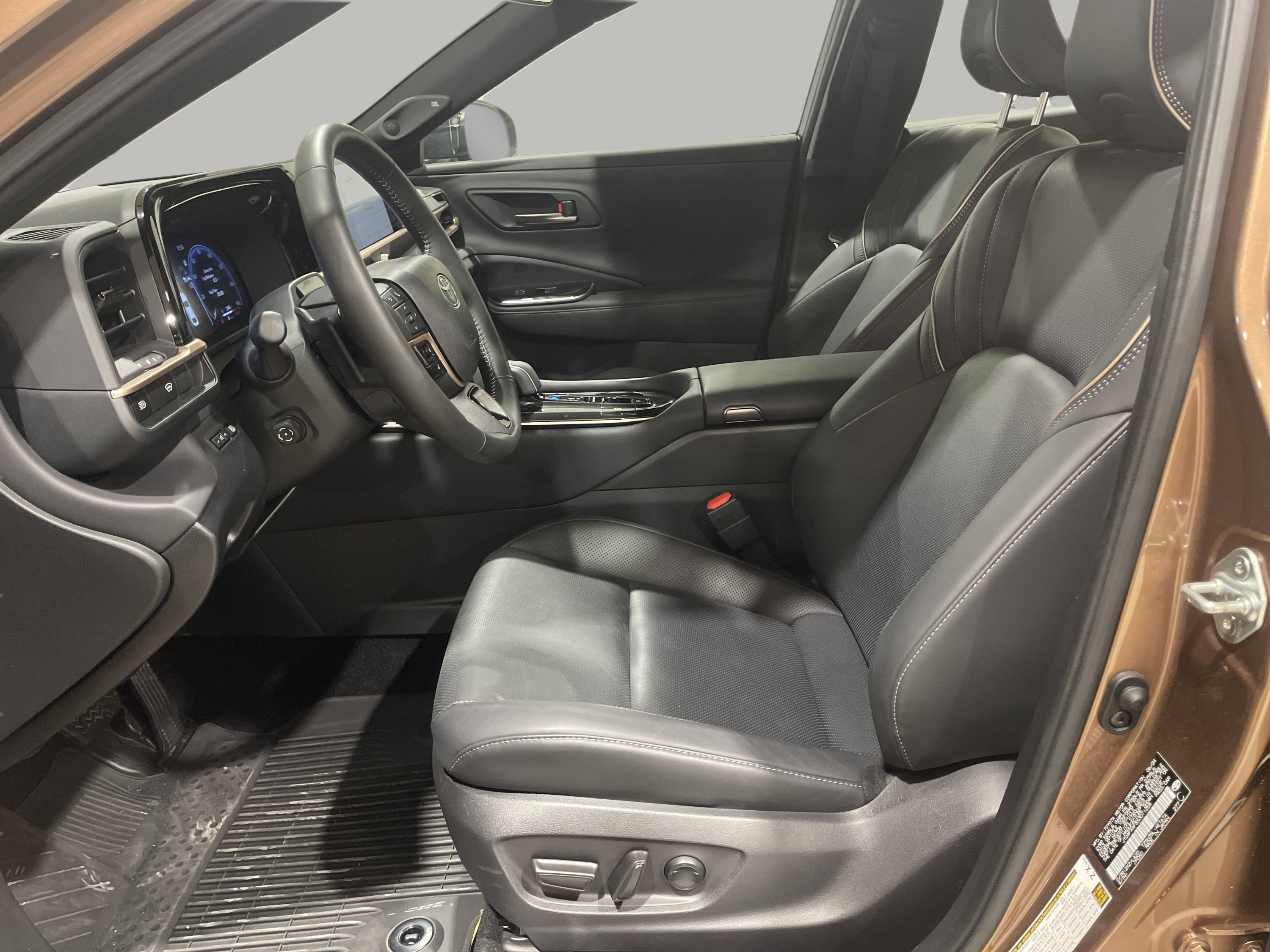 2025 Toyota Crown Platinum photo 9