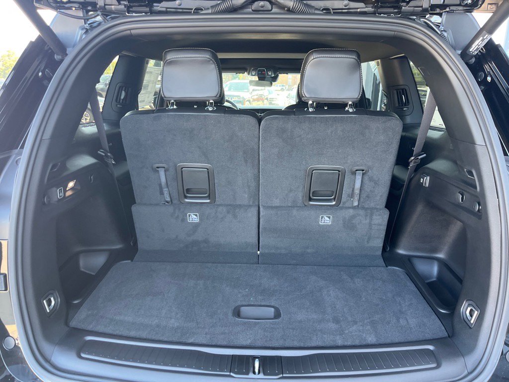 2025 Jeep Grand Cherokee Laredo Altitude photo 13