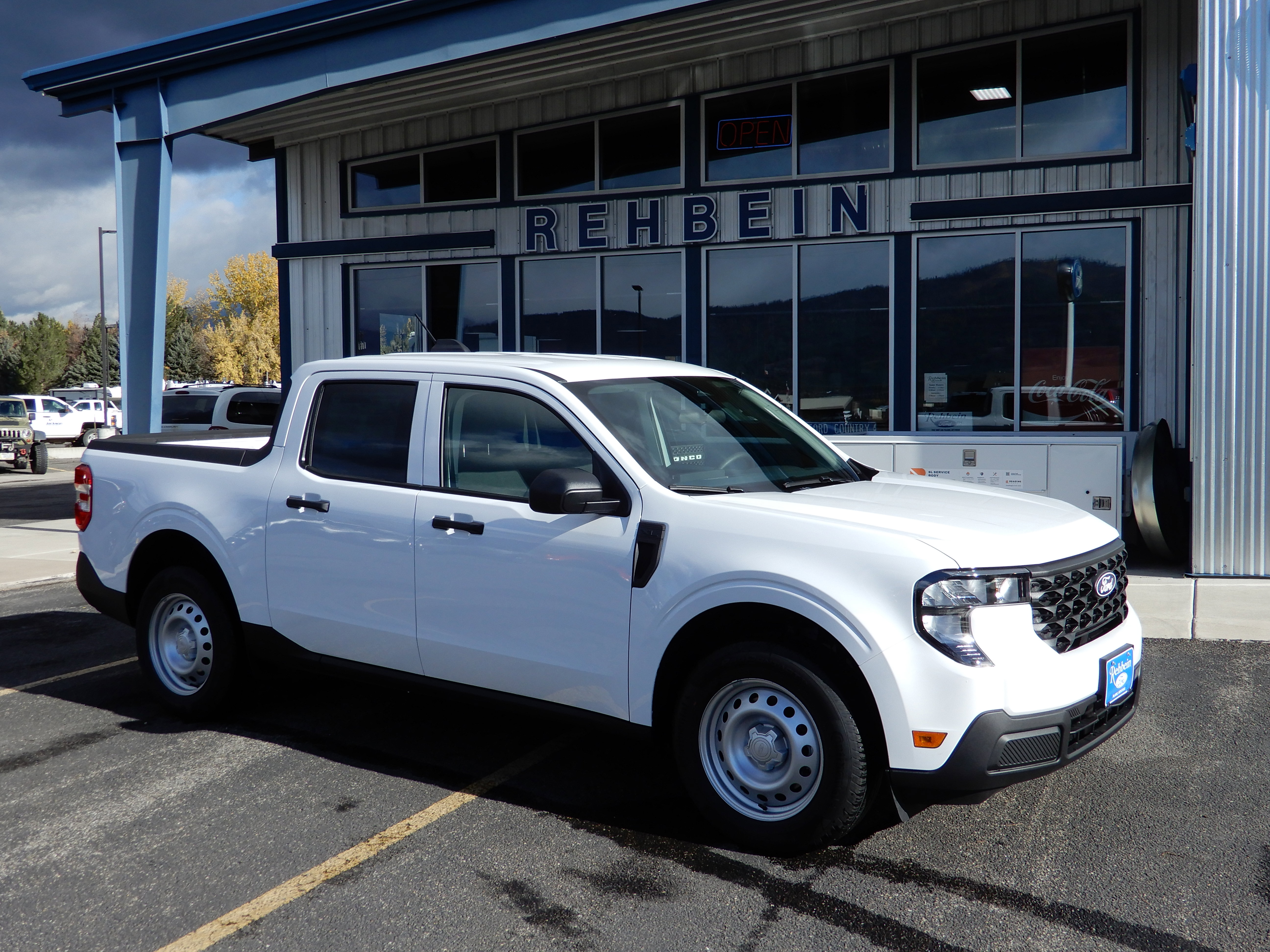 2025 Ford Maverick XL's photo