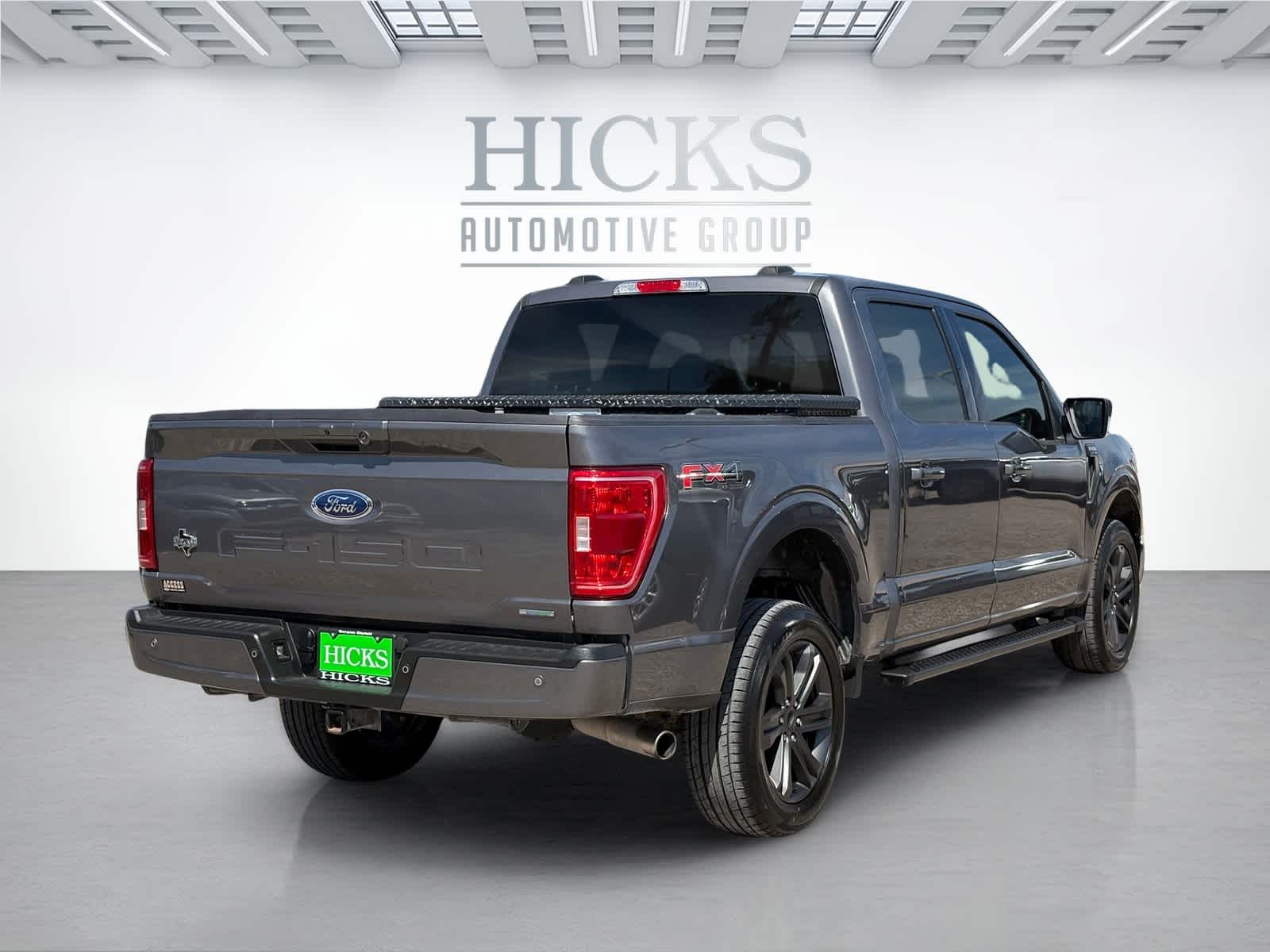 2023 Ford F-150 XLT photo 3