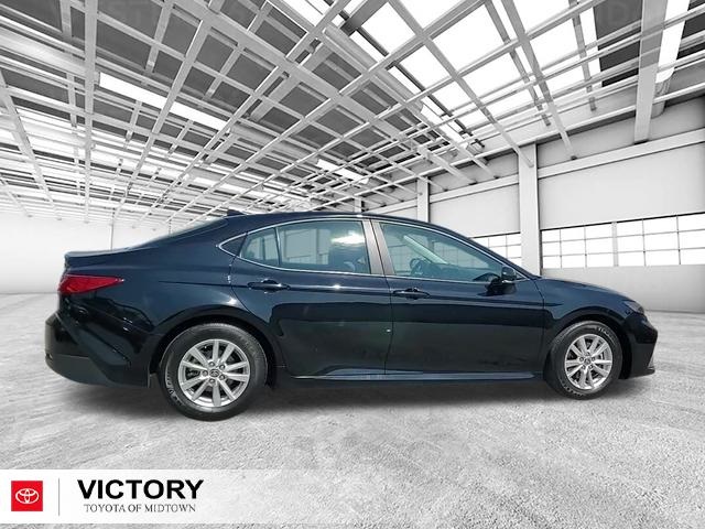 2025 Toyota Camry LE photo 2