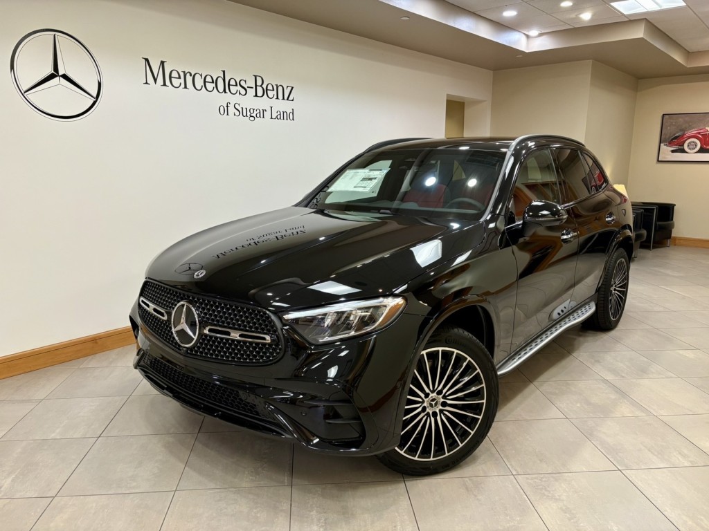 2026 Mercedes-Benz GLC Base's photo