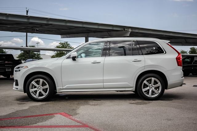2021 Volvo XC90 Momentum photo 4
