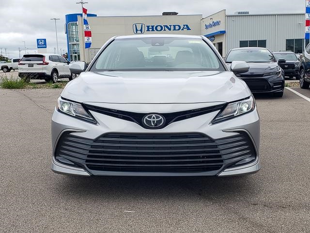 2023 Toyota Camry LE photo 2