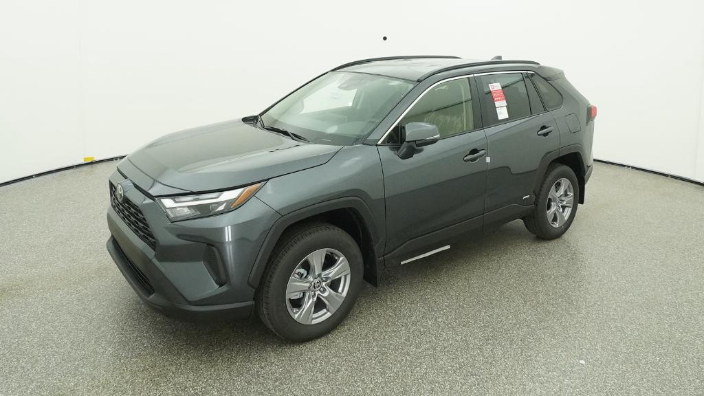 2025 Toyota RAV4 XLE's photo