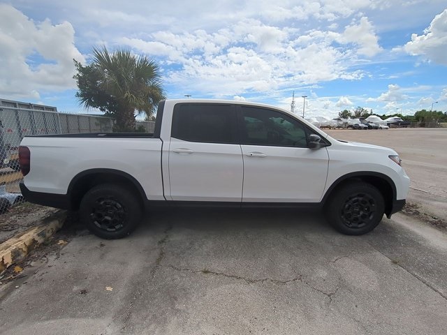 2025 Honda Ridgeline TrailSport photo 3
