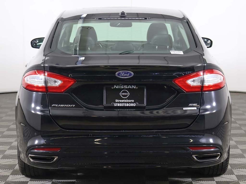 2016 Ford Fusion SE photo 9
