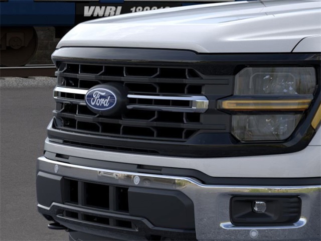 2025 Ford F-150 XLT photo 16