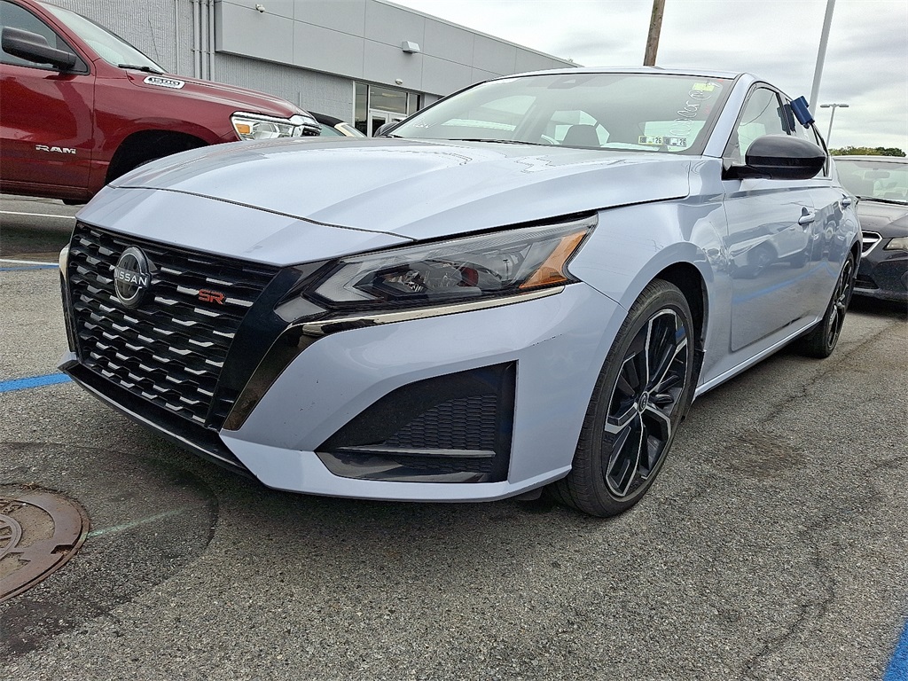 2024 Nissan Altima 2.5 SR photo 2