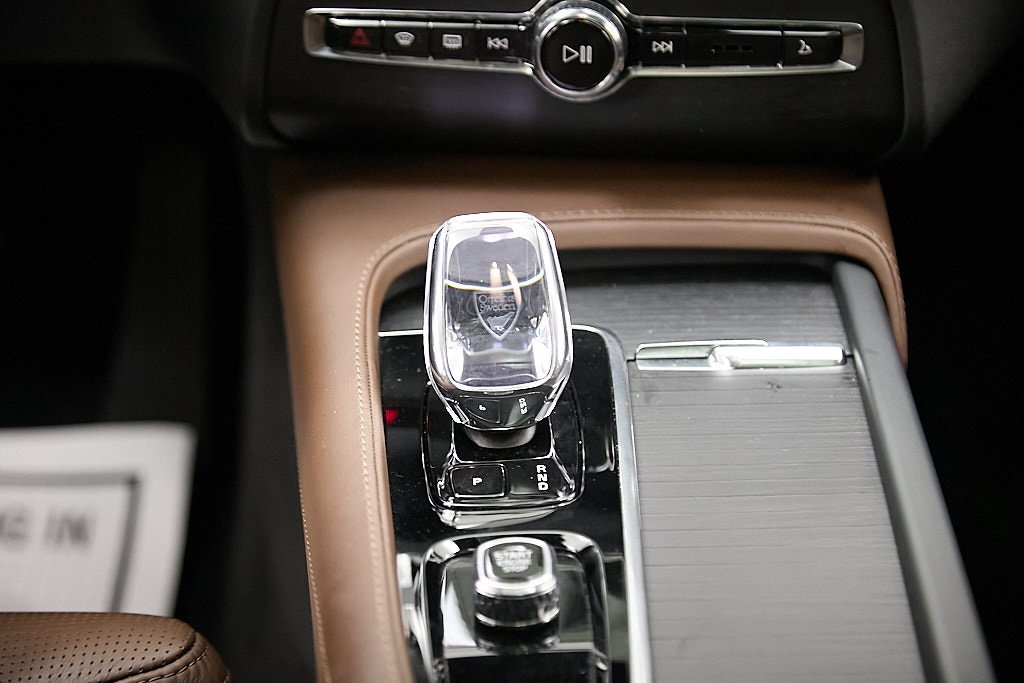 2024 VOLVO XC90 - Image 32