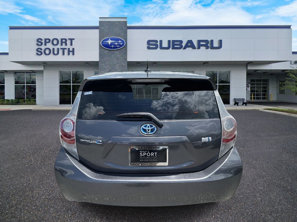 2014 Toyota Prius C Three photo 4