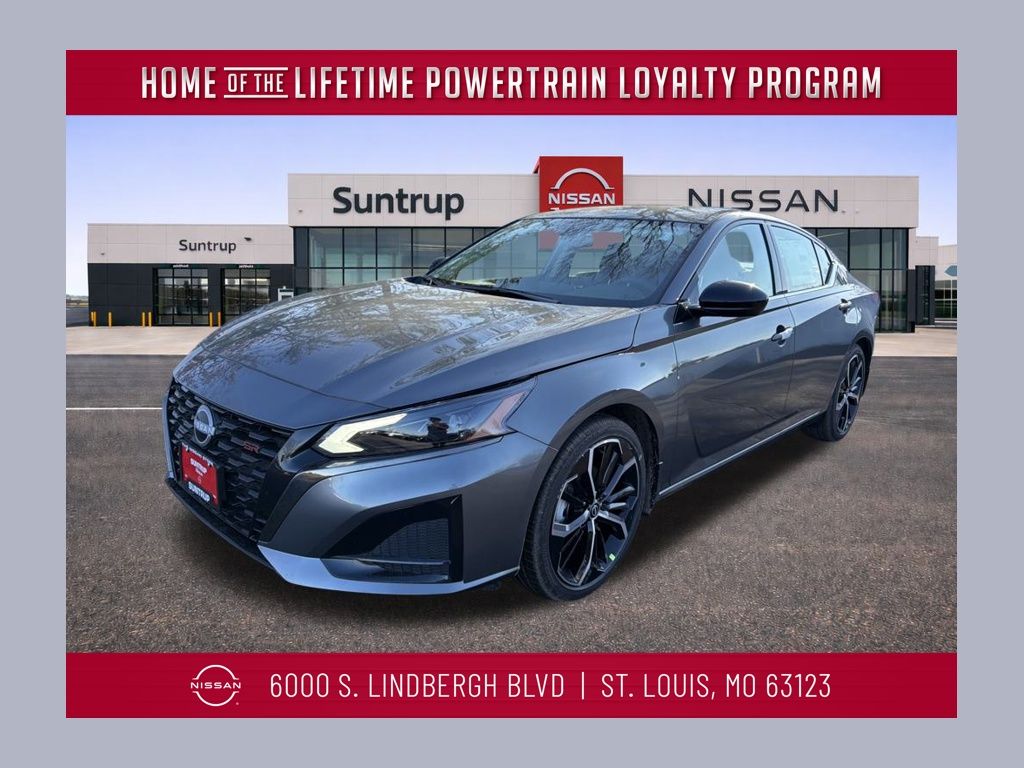 2025 Nissan Altima SR's photo