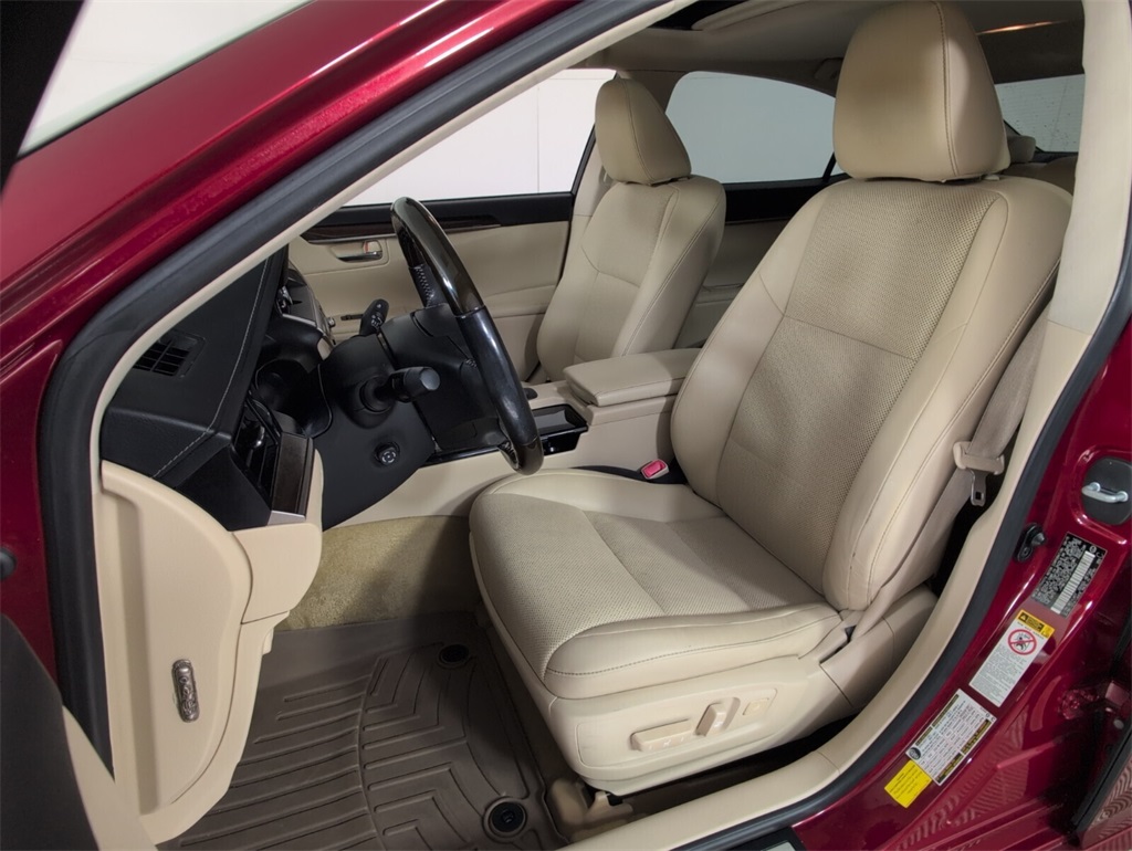 2015 Lexus ES 350 photo 4