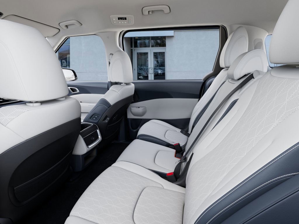 2026 Kia Carnival EX photo 16
