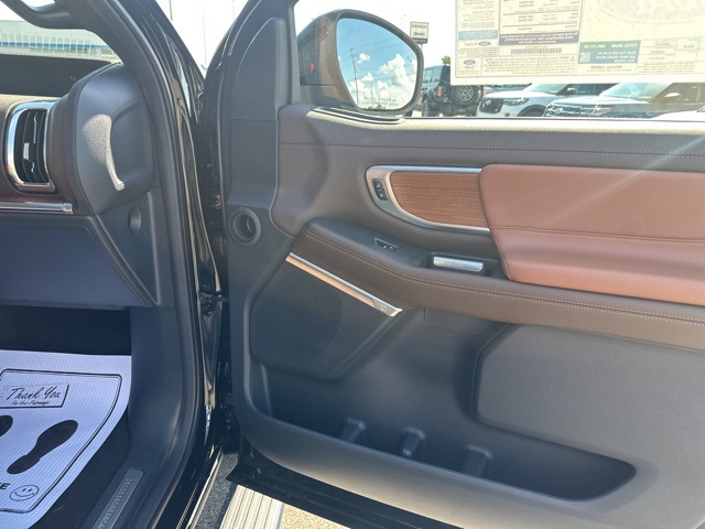 2025 Ford Expedition King Ranch MAX photo 14