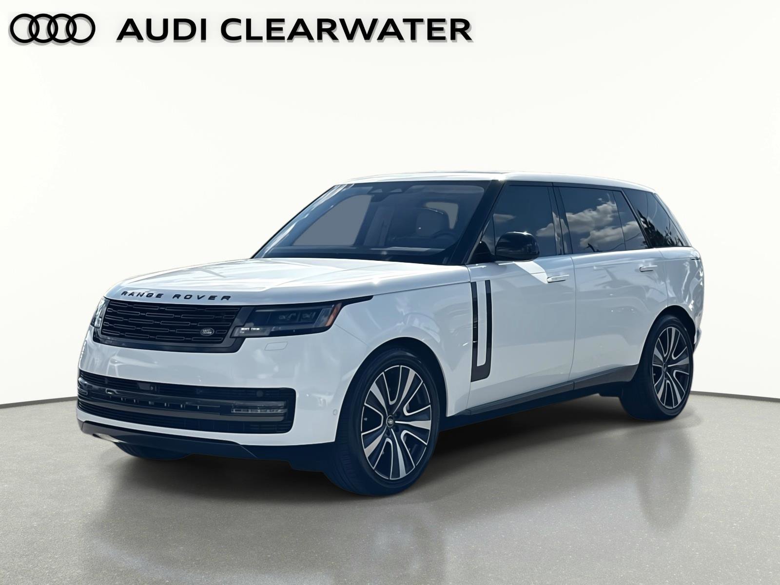 2023 Land Rover Range Rover SE's photo