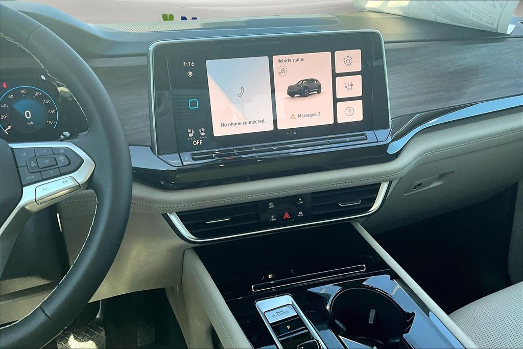 2026 Volkswagen Atlas SEL photo 4