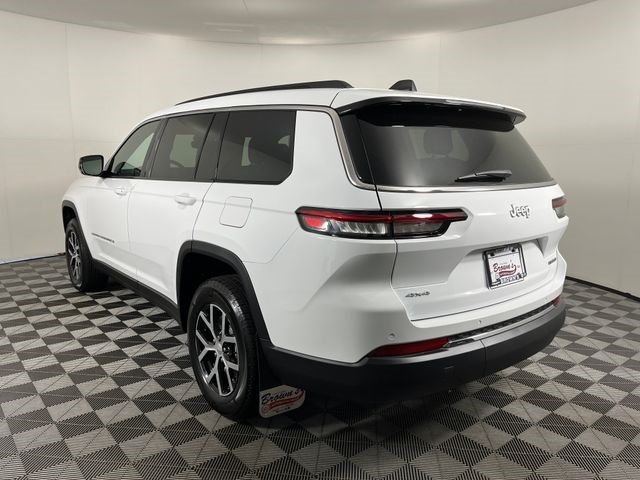 2025 Jeep Grand Cherokee Limited photo 3