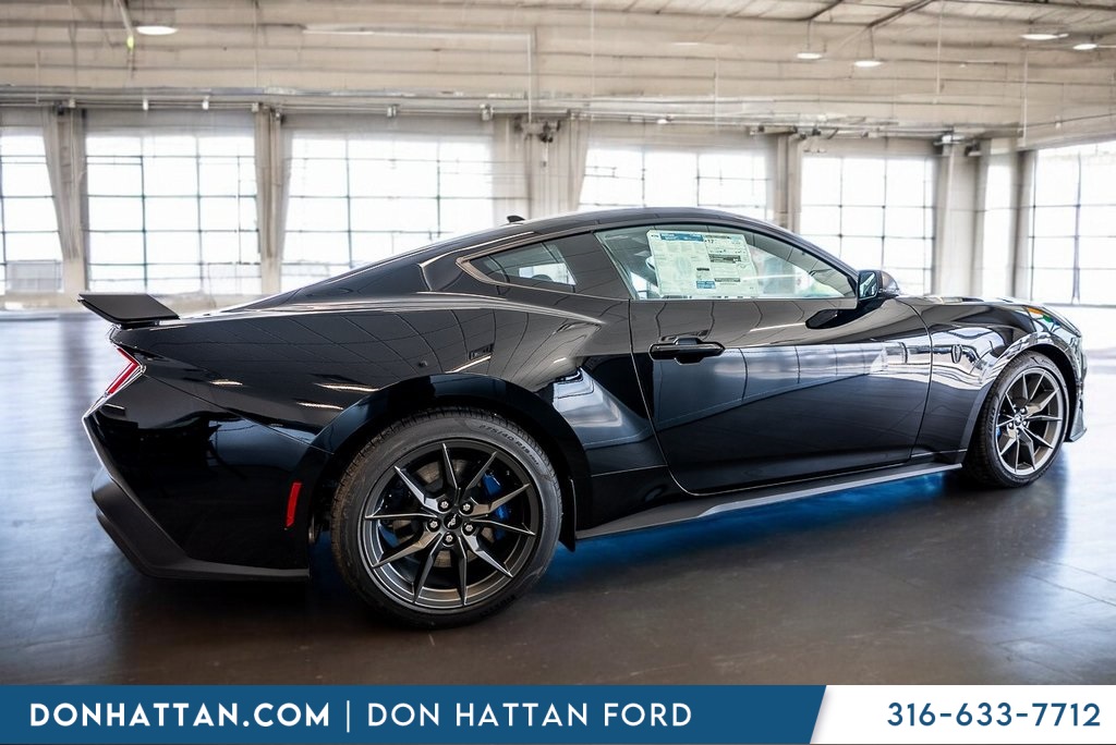2025 Ford Mustang Dark Horse photo 28