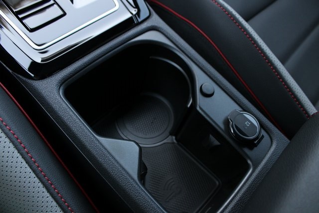 2025 Volkswagen Golf GTI Autobahn photo 7