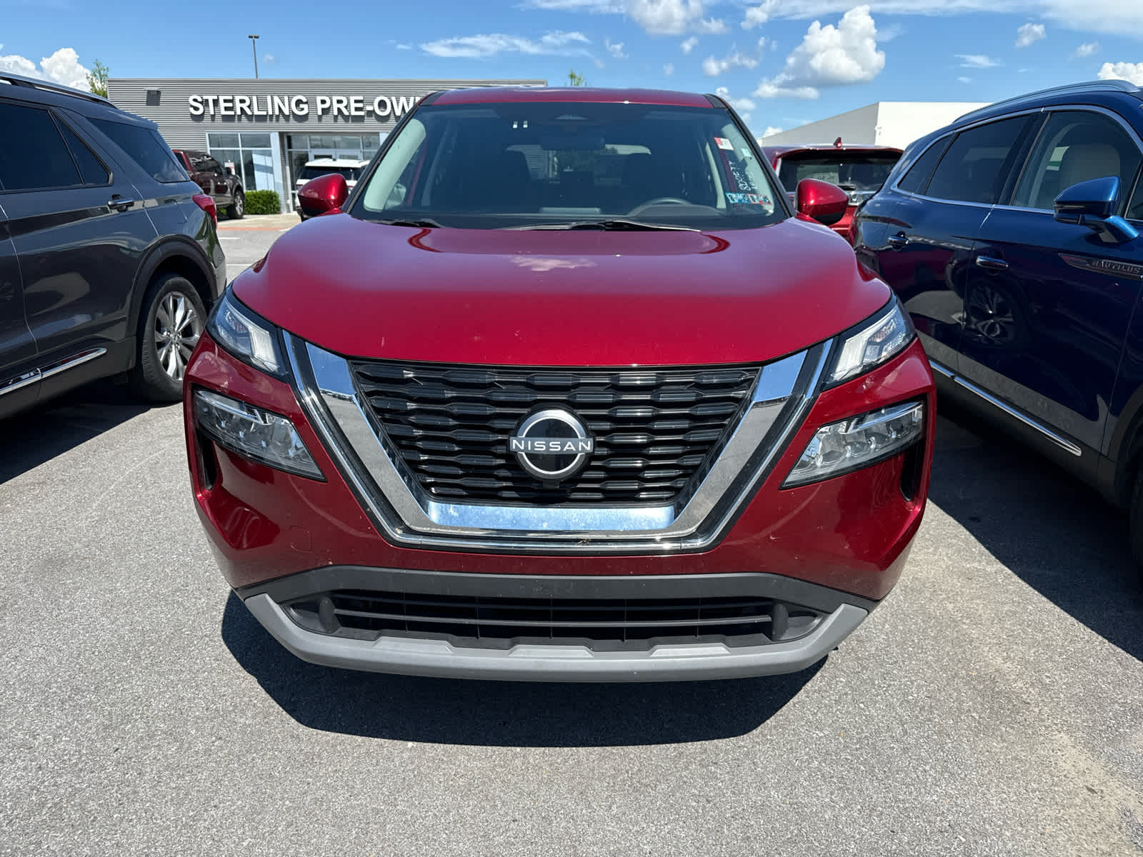 2023 Nissan Rogue SV photo 2