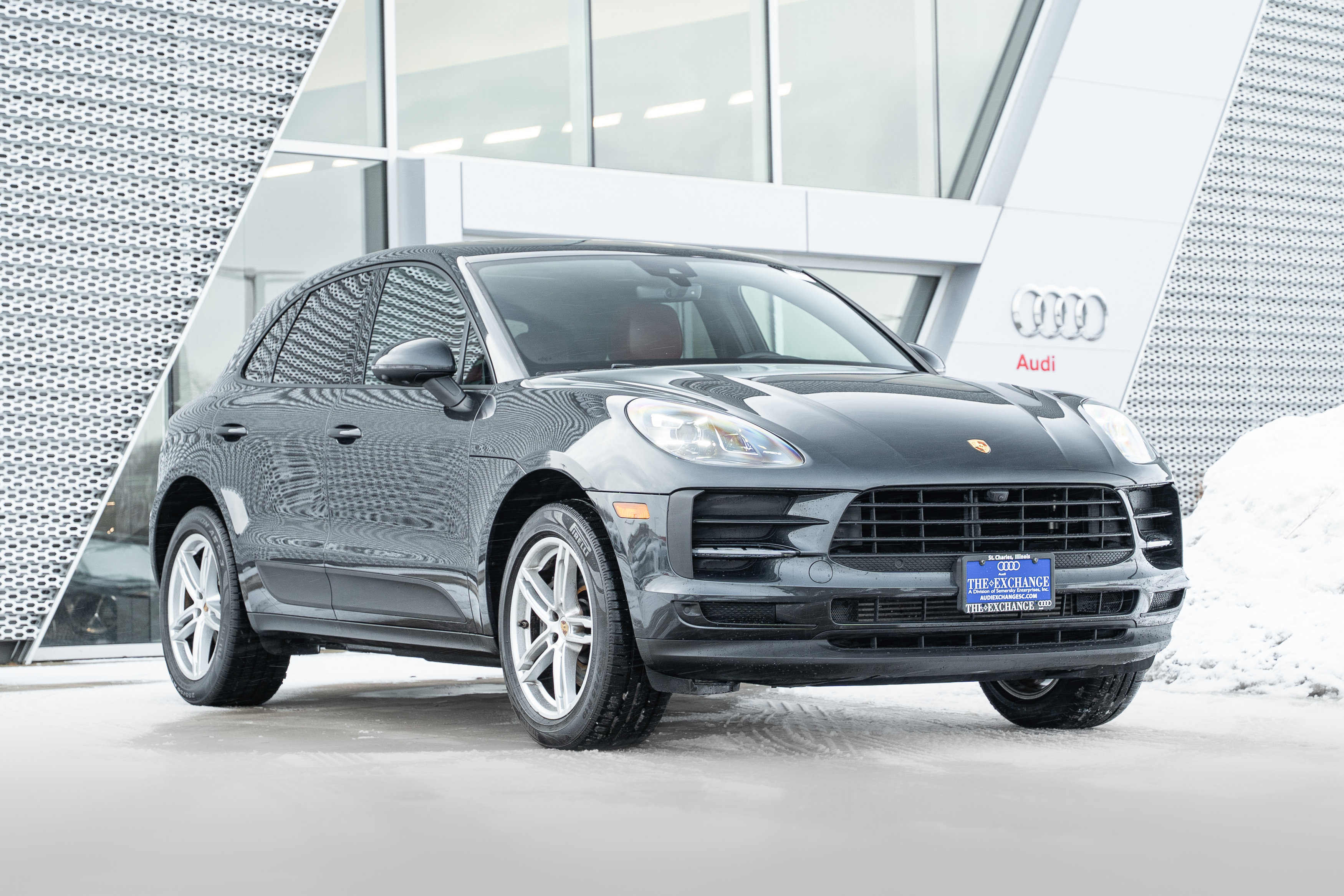 2021 Porsche Macan Base's photo