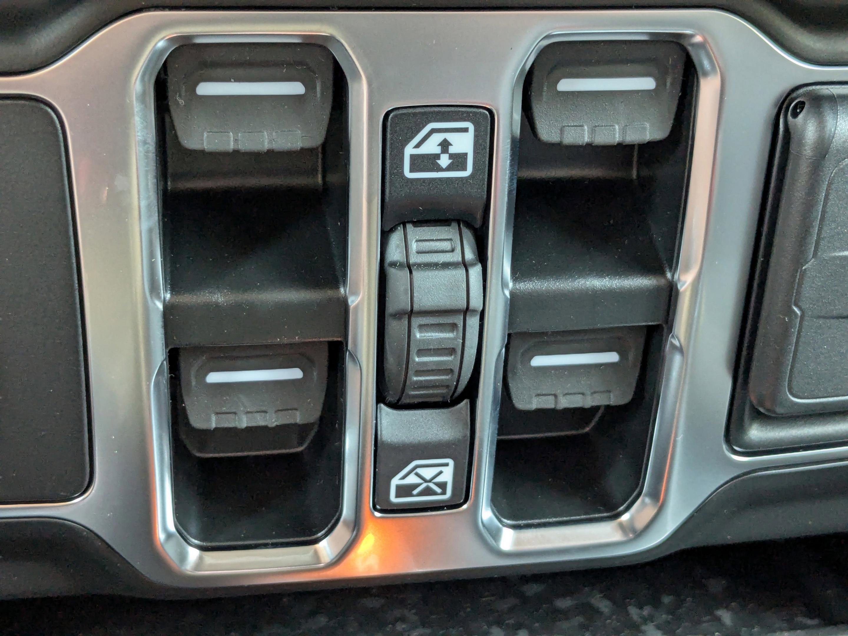 2025 Jeep Gladiator Sport S photo 20