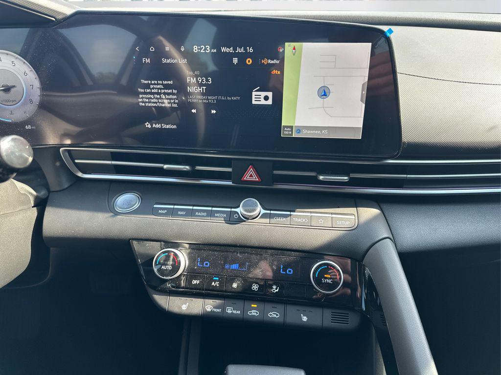 2025 Hyundai Elantra SEL Convenience photo 14