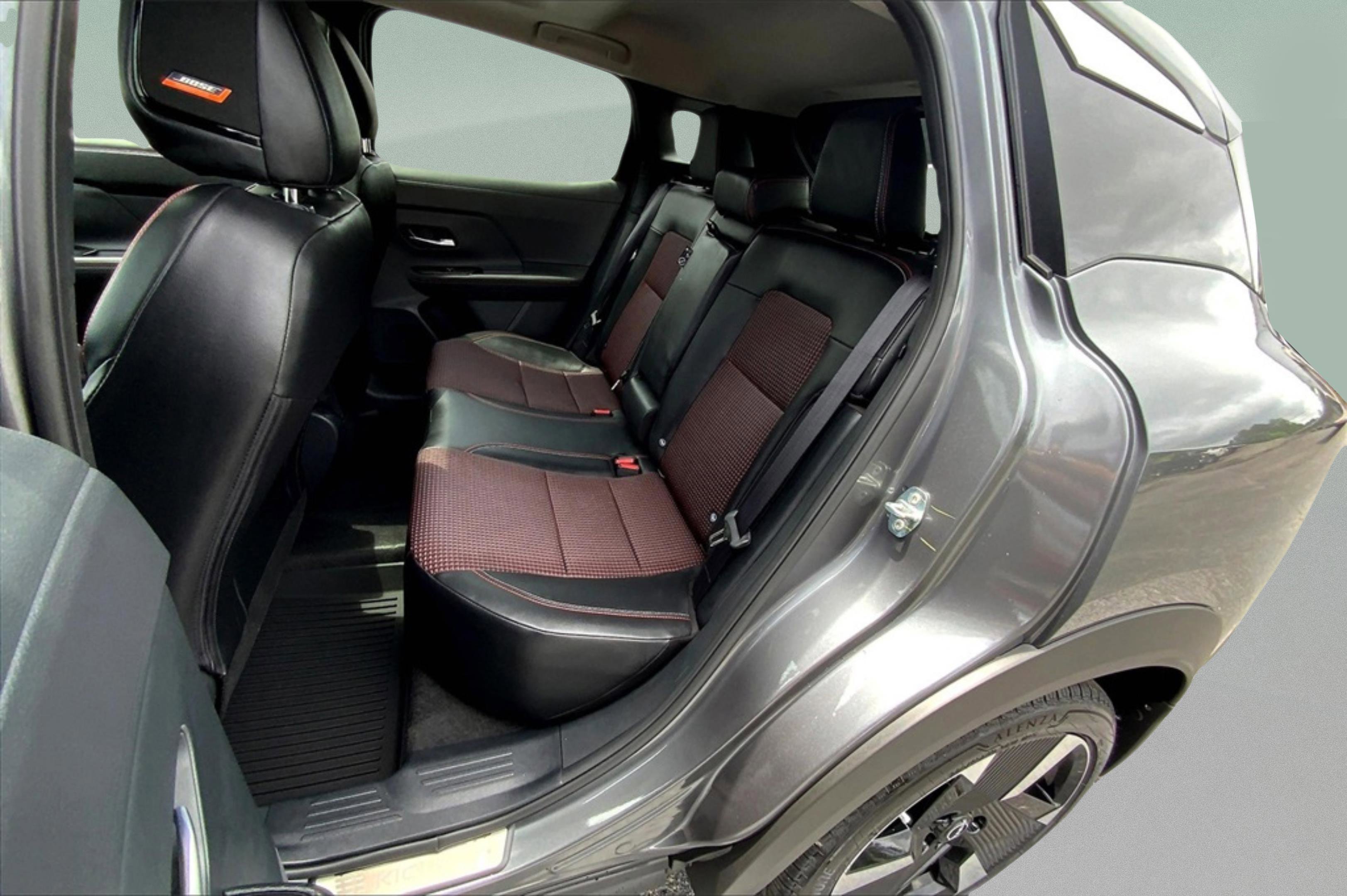 2025 Nissan Kicks SR photo 10