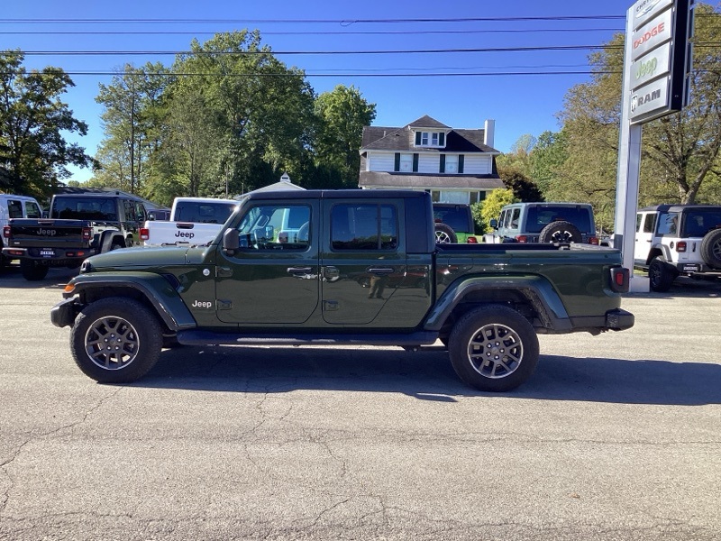 2022 Jeep Gladiator Overland photo 2