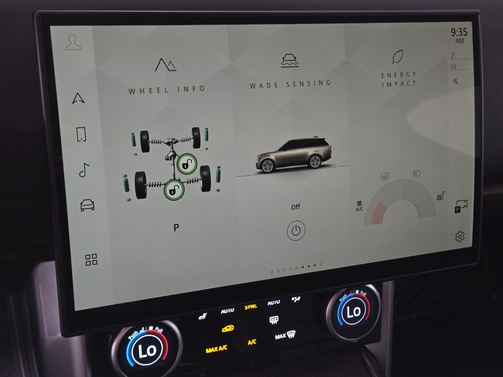 2023 Land Rover Range Rover SE photo 25
